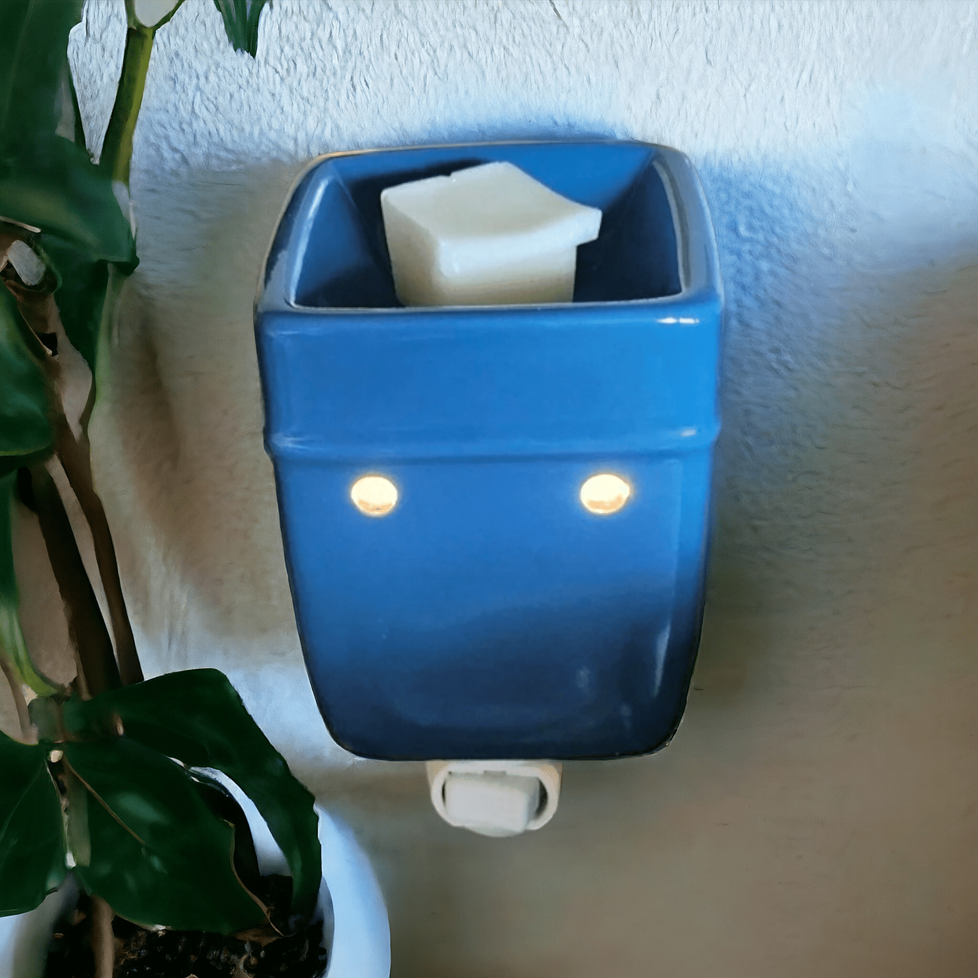 Solid Blue Plug in Warmer - WaxettySolid Blue Plug in WarmerWax Warmer
