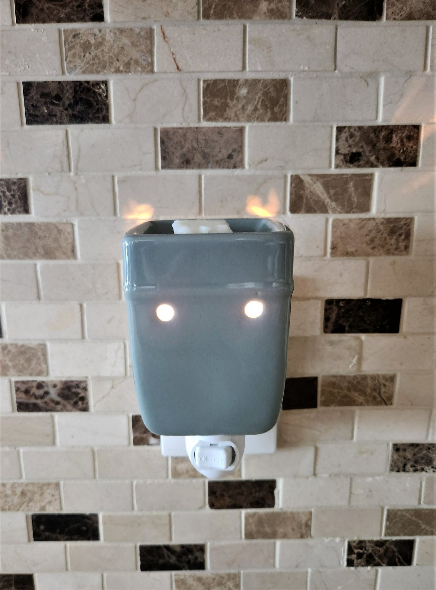 Solid Grey Plug in Warmer - WaxettySolid Grey Plug in WarmerWax Warmer