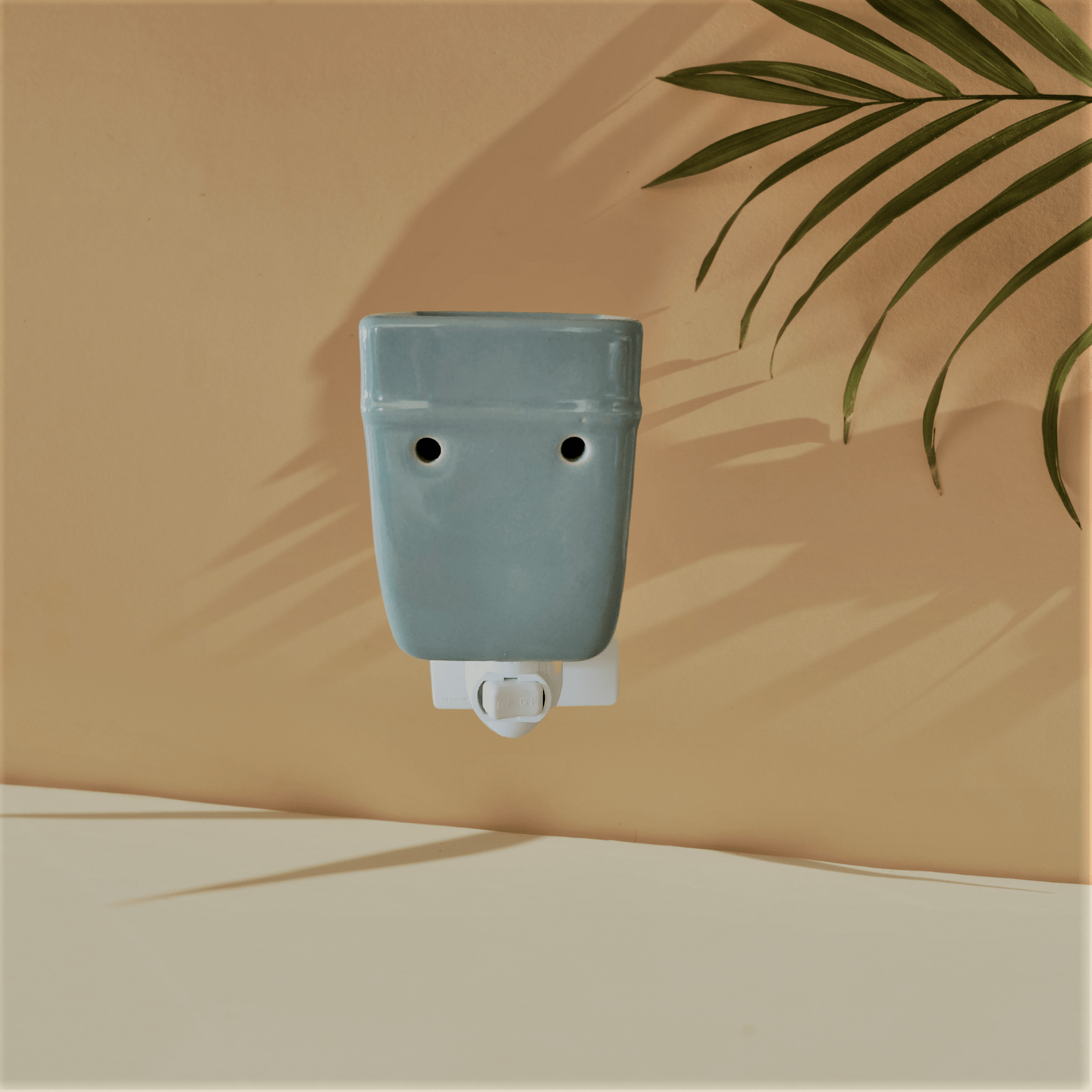 Solid Grey Plug in Warmer - WaxettySolid Grey Plug in WarmerWax Warmer